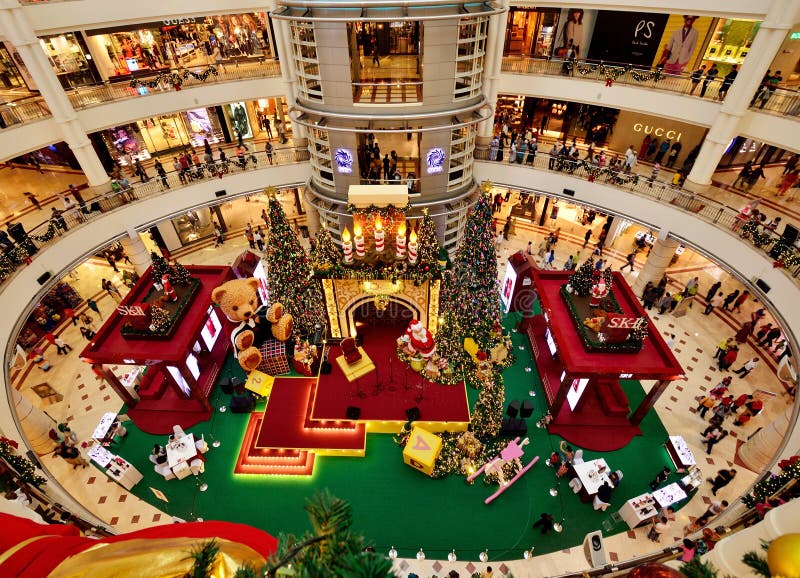 Décoration De Noël Dans Le Centre Commercial Photographie éditorial