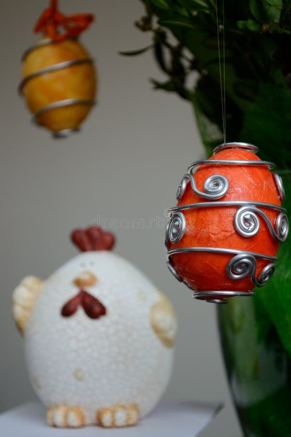 Décoration de Pâques - oeufs et poulet images stock Décoration de Pâques - oeufs et poulet images stock