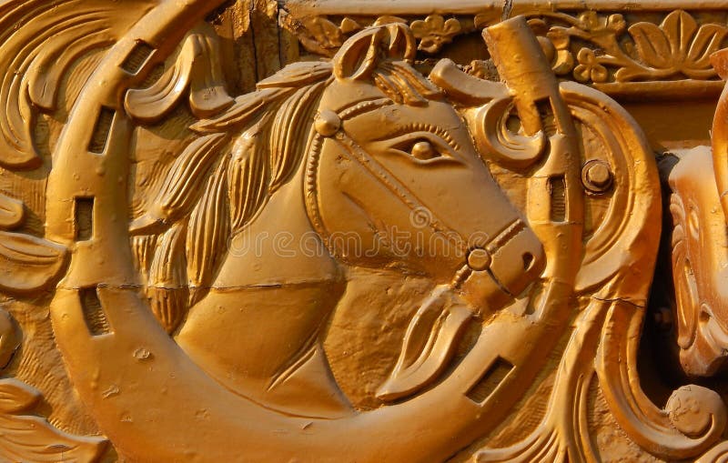 Découpage en bois des éléments de tête et de conception de cheval photos libres de droits Découpage en bois des éléments de tête et de conception de cheval photos libres de droits
