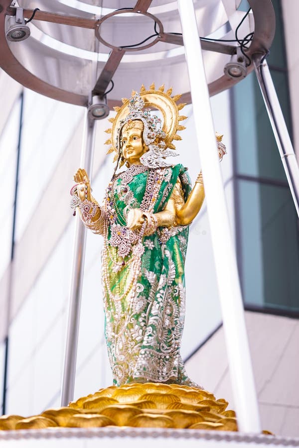 Déesse hindoue Lakshmi est une déesse hindoue pour la richesse, la fortune, la prospérité et la beauté C'est une femme de Vishnu photo libre de droits Déesse hindoue Lakshmi est une déesse hindoue pour la richesse, la fortune, la prospérité et la beauté C'est une femme de Vishnu photo libre de droits