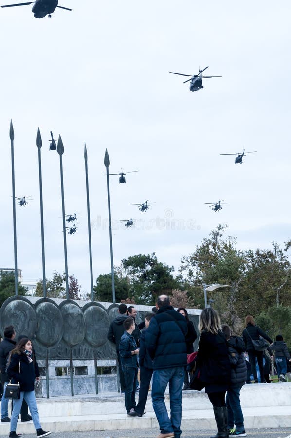 Défilé d'Ohi Day de technologie militaire d'air à Salonique photographie stock libre de droits Défilé d'Ohi Day de technologie militaire d'air à Salonique photographie stock libre de droits