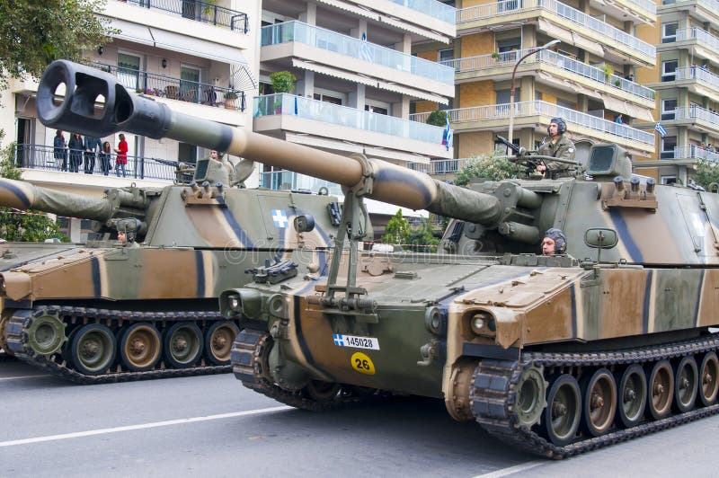 Défilé d'Ohi Day de technologie militaire à Salonique photos libres de droits Défilé d'Ohi Day de technologie militaire à Salonique photos libres de droits