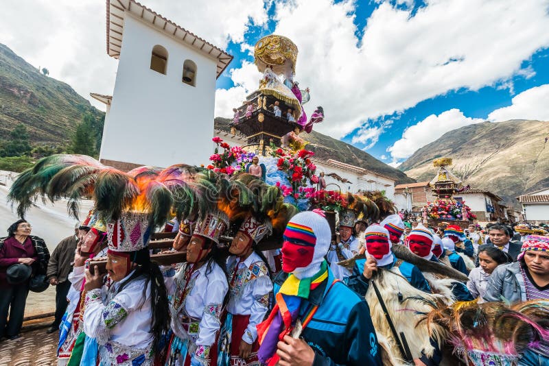 Défilé les Andes péruviens Pisac Pérou de Virgen del Carmen photo libre de droits Défilé les Andes péruviens Pisac Pérou de Virgen del Carmen photo libre de droits