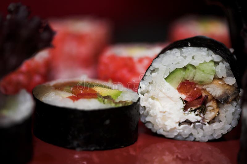 Déjeuner des sushi assortis photographie stock libre de droits Déjeuner des sushi assortis photographie stock libre de droits