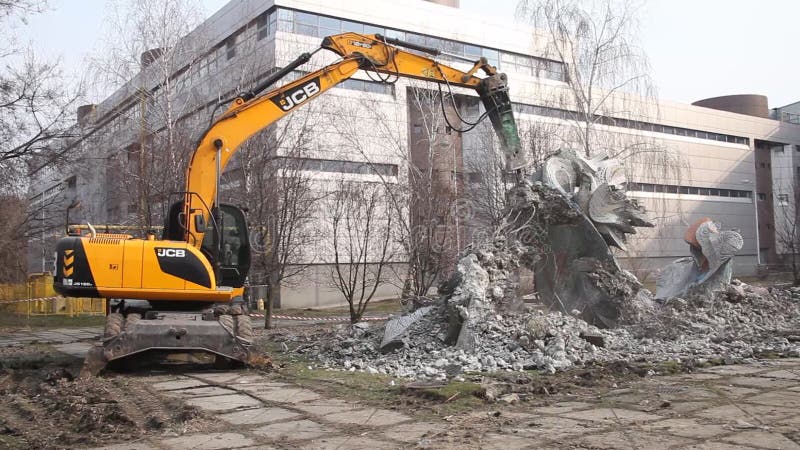 Démantèlement du monument dniepr ukraine meteor banque de vidéos