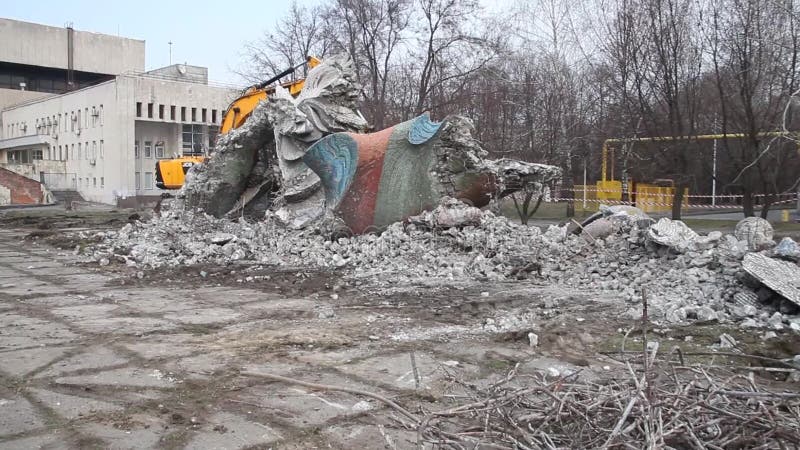 Démantèlement du monument dniepr ukraine meteor banque de vidéos