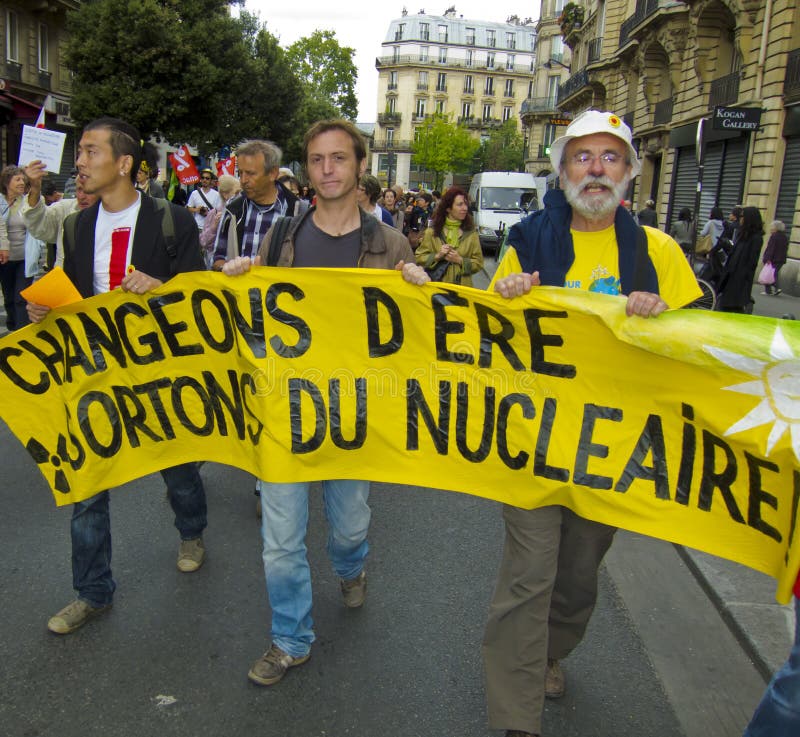 Démonstration contre l'énergie nucléaire, Paris, France