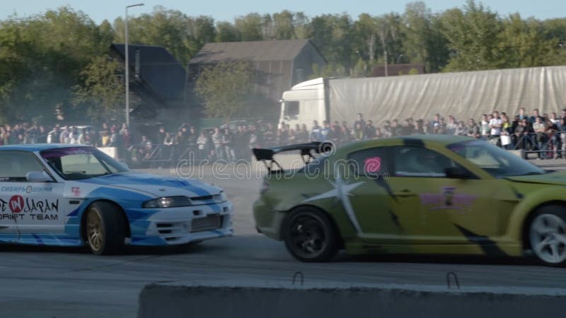 Dérive appareillée pendant la concurrence banque de vidéos