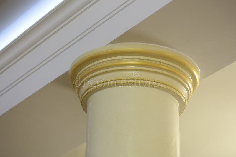 Détail architectural de colonne classique image libre de droits Détail architectural de colonne classique image libre de droits