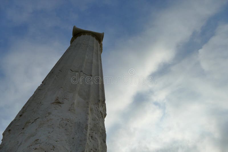 Détail d'une colonne dans le site archéologique de Pella le berceau d'Alexandre le grand.