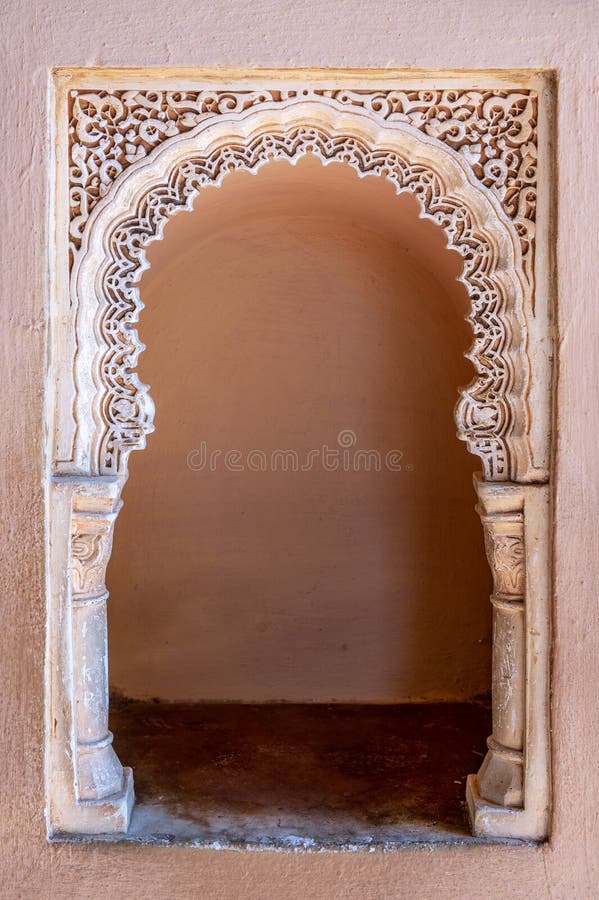 Détails de palais célèbre décoré Alcazaba de style arabe à l'arrière-plan de cadre de Malaga Espagne image libre de droits Détails de palais célèbre décoré Alcazaba de style arabe à l'arrière-plan de cadre de Malaga Espagne image libre de droits