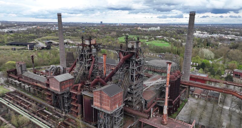 Détails vue de l'installation historique de four à explosion. vue détaillée sert maintenant de parc récréatif