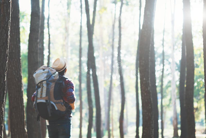 Détendez le mode de vie d'aventure augmentant le fond de concept de voyage photo libre de droits Détendez le mode de vie d'aventure augmentant le fond de concept de voyage photo libre de droits