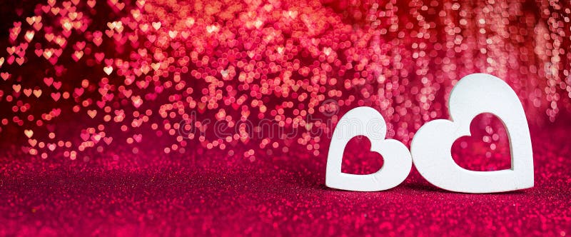 Día de tarjetas del día de San Valentín - corazones de madera
