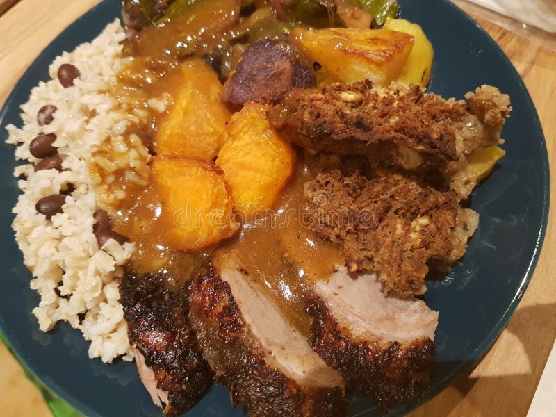 Dîner de Noël de canard rôti image stock Dîner de Noël de canard rôti image stock