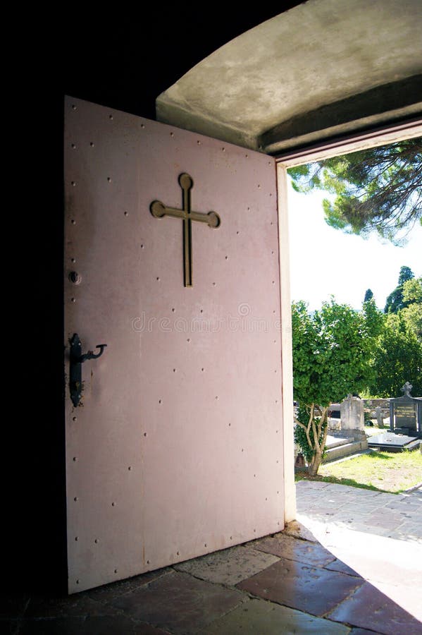 Dörren av templet royaltyfri bild Dörren av templet royaltyfri bild