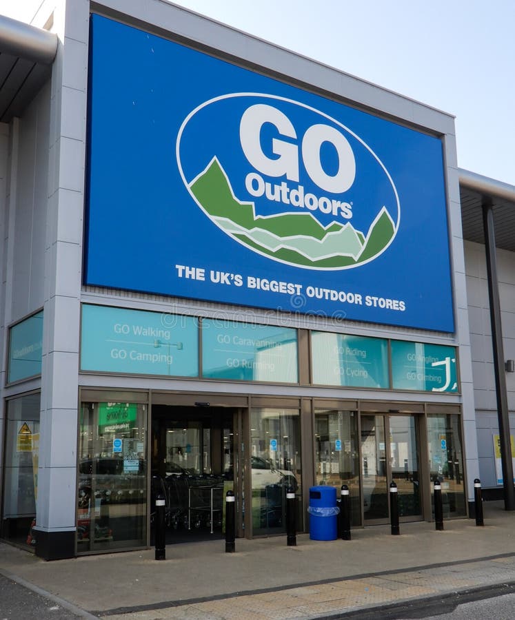Go Outdoors Store front 编辑类图片. 图片 包括有 贸易商, 前面, 中心, 象征 114932180