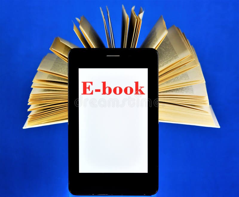 E-book-ett bra alternativ till den tryckta utgåvan En bok är en källa till viktig kunskap, litterärt eller vetenskapligt arbete, royaltyfri foto E-book-ett bra alternativ till den tryckta utgåvan En bok är en källa till viktig kunskap, litterärt eller vetenskapligt arbete, royaltyfri foto