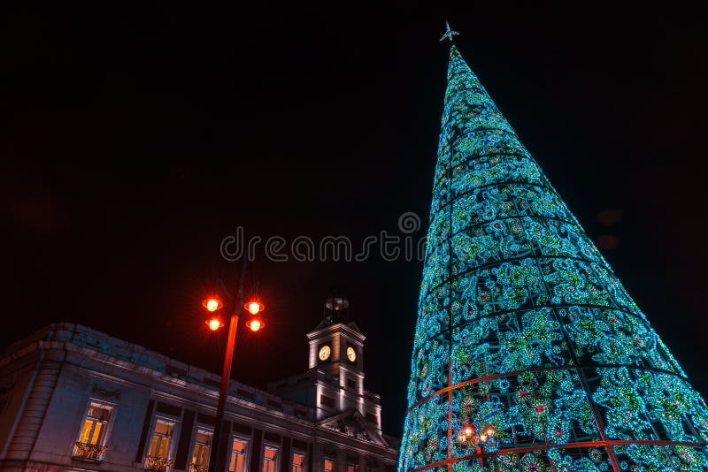 E Comune ed i clo famosi di Puerta del Sol fotografie stock E Comune ed i clo famosi di Puerta del Sol fotografie stock
