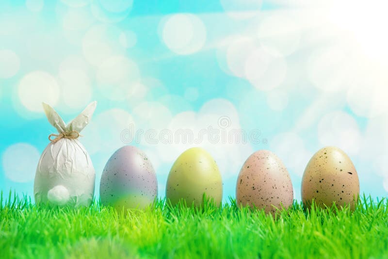E Fr?hlingsfeiertagskonzept lizenzfreies stockbild E Fr?hlingsfeiertagskonzept lizenzfreies stockbild