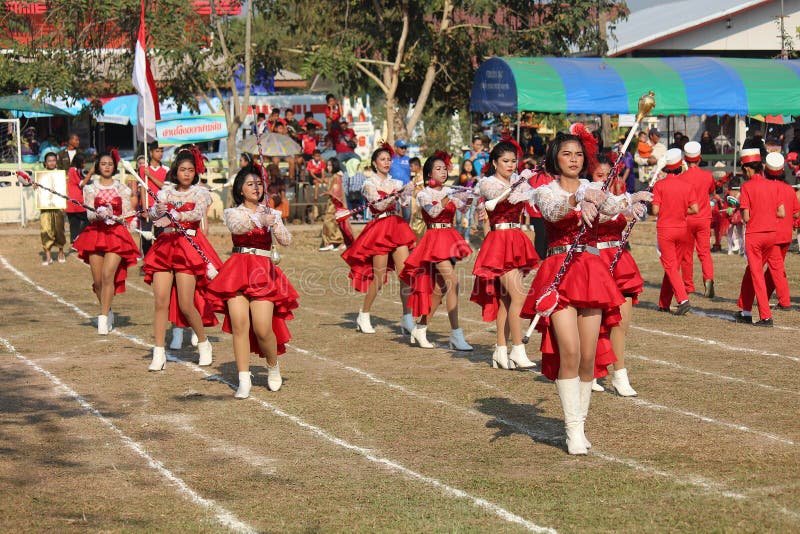 Dia desportivo de alunos do ensino primário fotografia de stock royalty free