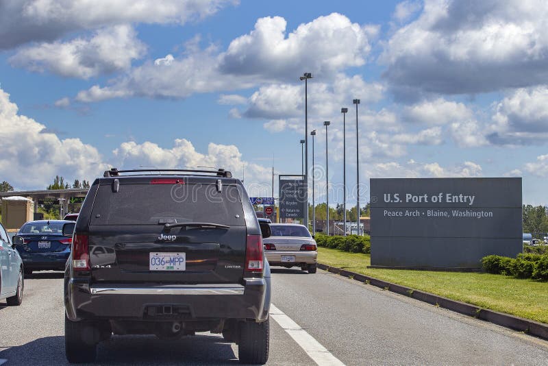 US/Canada Border, Peace Arch, Washington state, USA -  Busy border crossing between US and Canada. US/Canada Border, Peace Arch, Washington state, USA -  Busy border crossing between US and Canada.