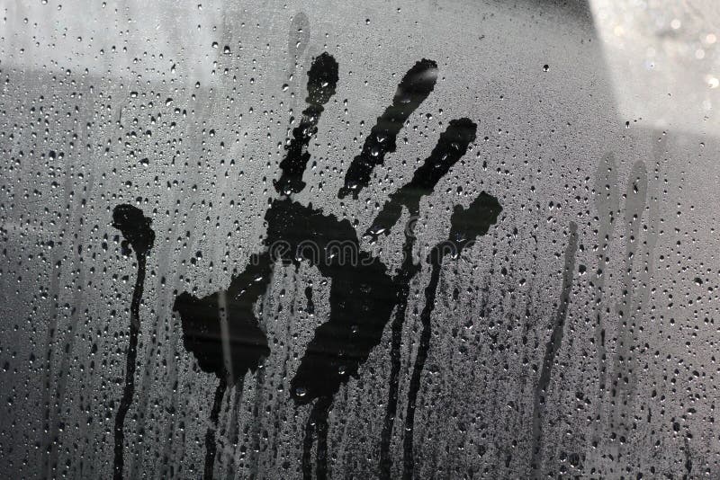 Рисунок песни на стекле