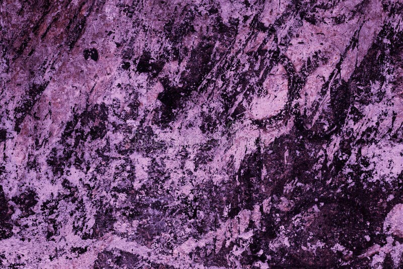 Abstrakt svart och rosa bakgrund av marble slab-mönstret Granitsvart och lila textur Inredningsdesign för badrum Modern kitc arkivbild