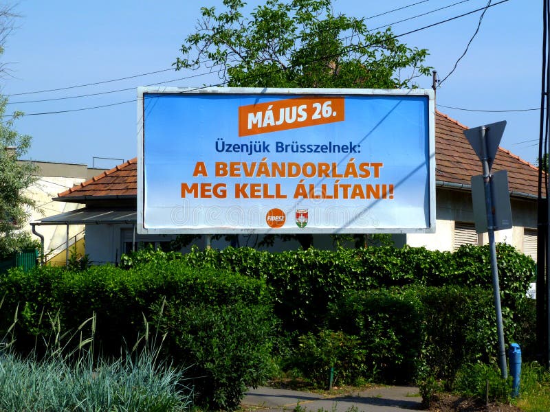 E ulicznego sztandaru polityczna reklama obraz royalty free E ulicznego sztandaru polityczna reklama obraz royalty free