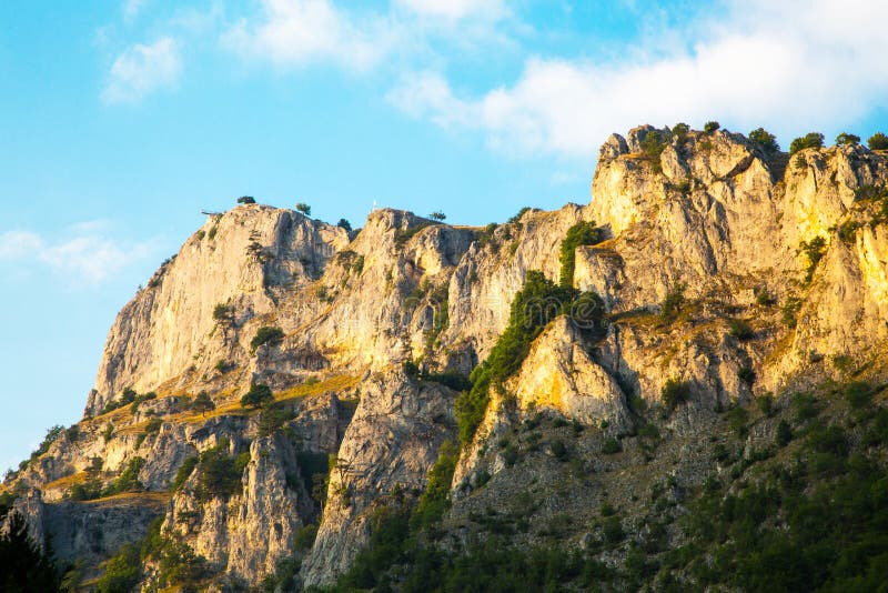 Eagle oka panoramiczny punkt widzenia up na falezie w Rhodope górach fotografia royalty free Eagle oka panoramiczny punkt widzenia up na falezie w Rhodope górach fotografia royalty free