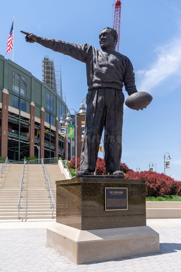 Earl l curly lambeau άγαλμα έξω από το πεδίο lambeau σπίτι του green bay packers nfl team στοκ εικόνα με δικαίωμα ελεύθερης χρήσης