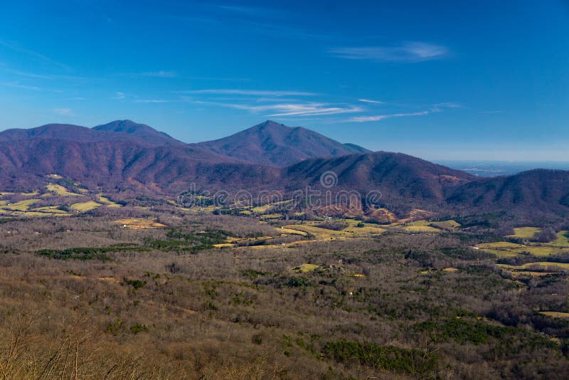 Early Winter View of the Peaks of Otter and Goose Creek valley stock photography Early Winter View of the Peaks of Otter and Goose Creek valley stock photography