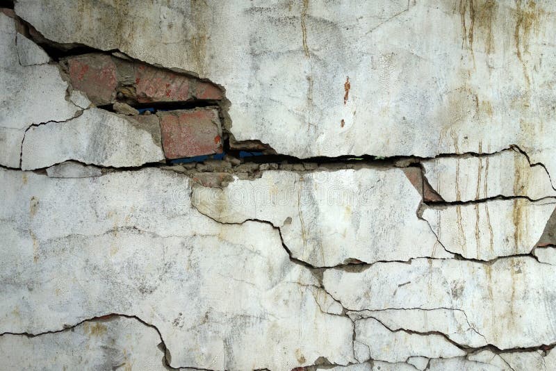 Buildings distroyed by an earthquake . Buildings distroyed by an earthquake .