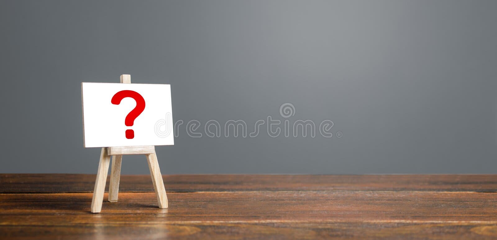 Easel com ponto de interrogação Fazendo perguntas, buscando a verdade Curiosidade, aprendizagem e melhoria mistério, investigação Easel com ponto de interrogação Fazendo perguntas, buscando a verdade Curiosidade, aprendizagem e melhoria mistério, investigação