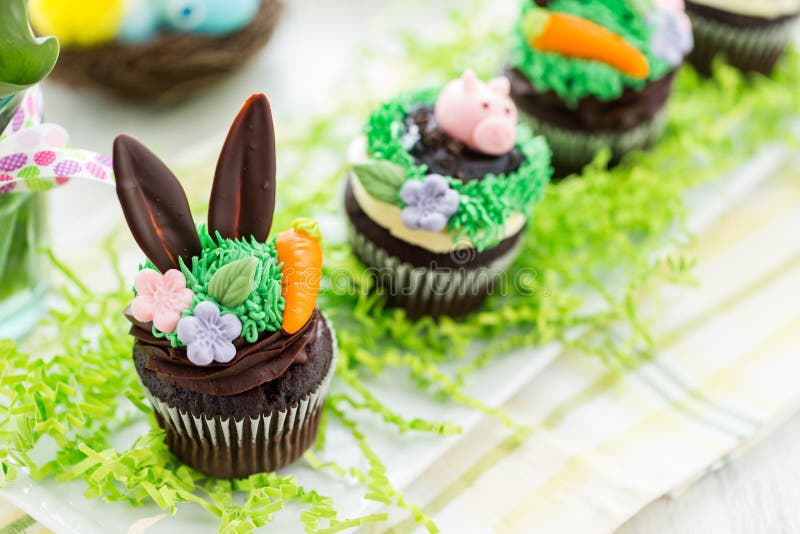 Easter cupcakes stock image. Image of indulgence, holiday 39014467