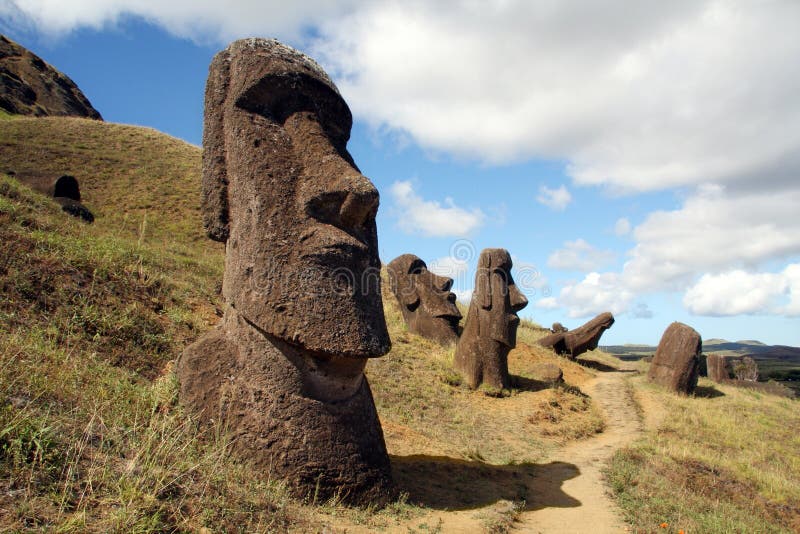 Estatuas sobre el pascua de resurrección isla.