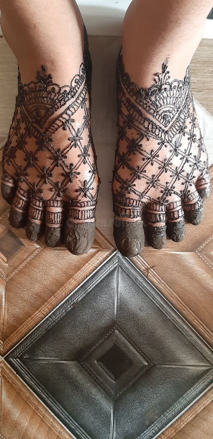 Easy Mehndi Design for Feet Stock Image - Image of leather, beginners:  222555483