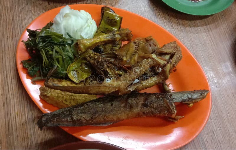 Eat Catfish and Claw Vegetables Nice Stock Image Image of nice