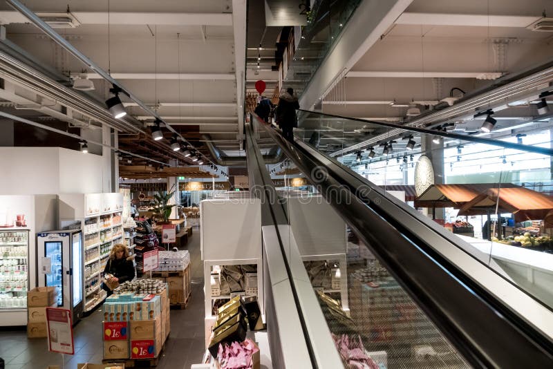 Eataly магазин внутренний Рим, Италия стоковая фотография rf