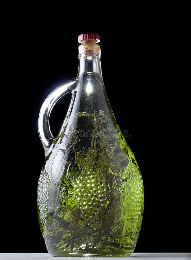 Eau-de-vie fine d'herbe images stock Eau-de-vie fine d'herbe images stock