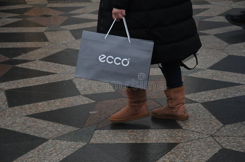 ECCO SHOE SHOPPER stock Image of business 85110343