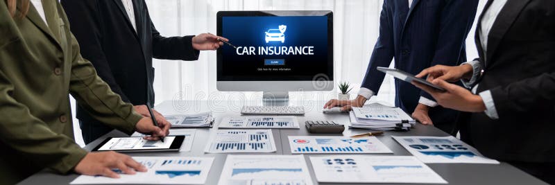 Echipa de analiști care utilizează BI Fintech pentru a analiza raportul financiar. Prodigy stock photography
