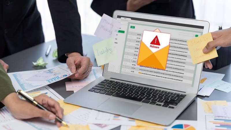 Echipa de analiști utilizează note adezive pentru brainstorming creativ cu date BI. Prodigy royalty free stock photo