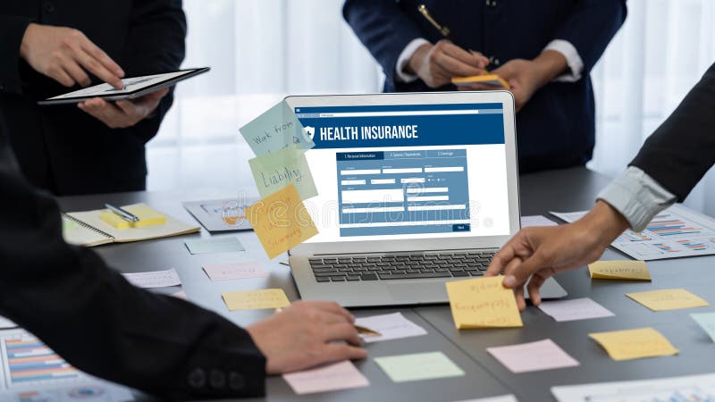 Echipa de analiști utilizează note adezive pentru brainstorming creativ cu date BI. Prodigy royalty free stock image