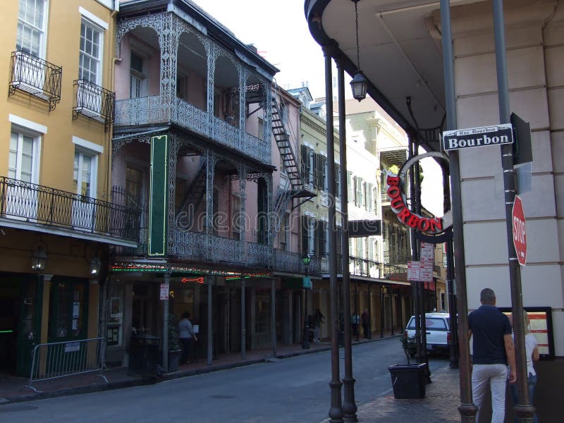 Ecke von Bourbon und von Iberville-Straße - französisches Viertel in New Orleans stockfotos Ecke von Bourbon und von Iberville-Straße - französisches Viertel in New Orleans stockfotos