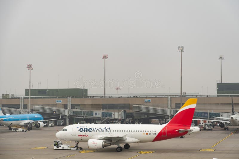 ECKHM Iberia Airbus A31911 jet στη Ζυρίχη στην Ελβετία 2012025 στοκ εικόνες