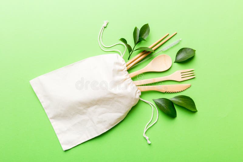 Eco Friendly Reusable Recyclable White Eco Bag with Kitchenware on