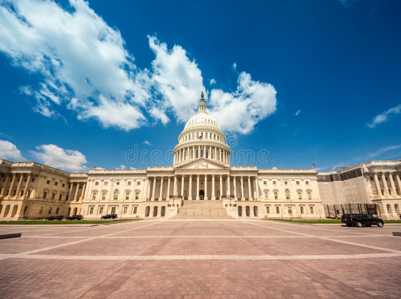 Edificio en Washington DC - fachada del este del capitolio de Estados Unidos de la señal famosa de los E.E.U.U. imágenes de archivo libres de regalías Edificio en Washington DC - fachada del este del capitolio de Estados Unidos de la señal famosa de los E.E.U.U. imágenes de archivo libres de regalías