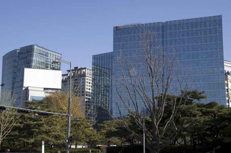 Edificios de oficinas Seul de la arquitectura moderna imagen de archivo libre de regalías Edificios de oficinas Seul de la arquitectura moderna imagen de archivo libre de regalías
