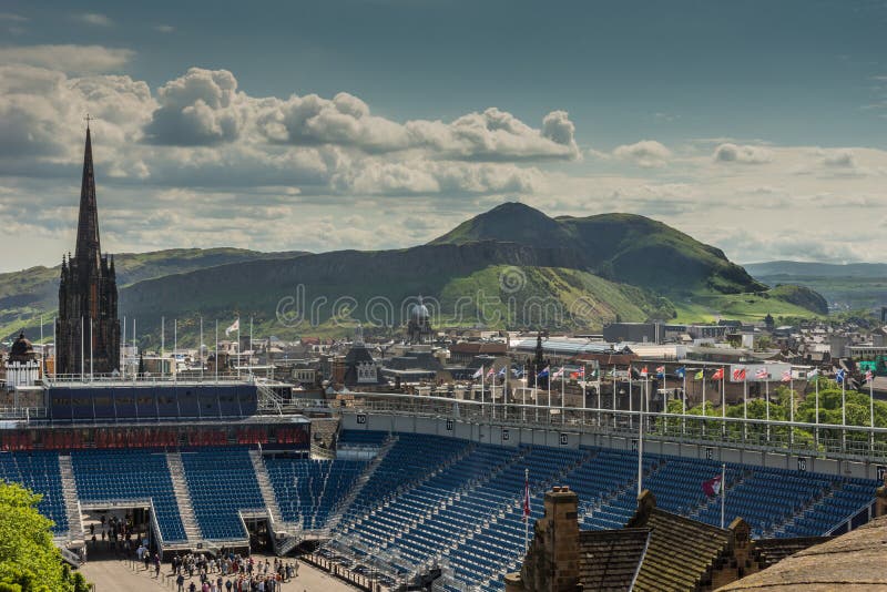 View from Castle towards Salisbury Crags, Edinburgh, Scotland. stock photography View from Castle towards Salisbury Crags, Edinburgh, Scotland. stock photography